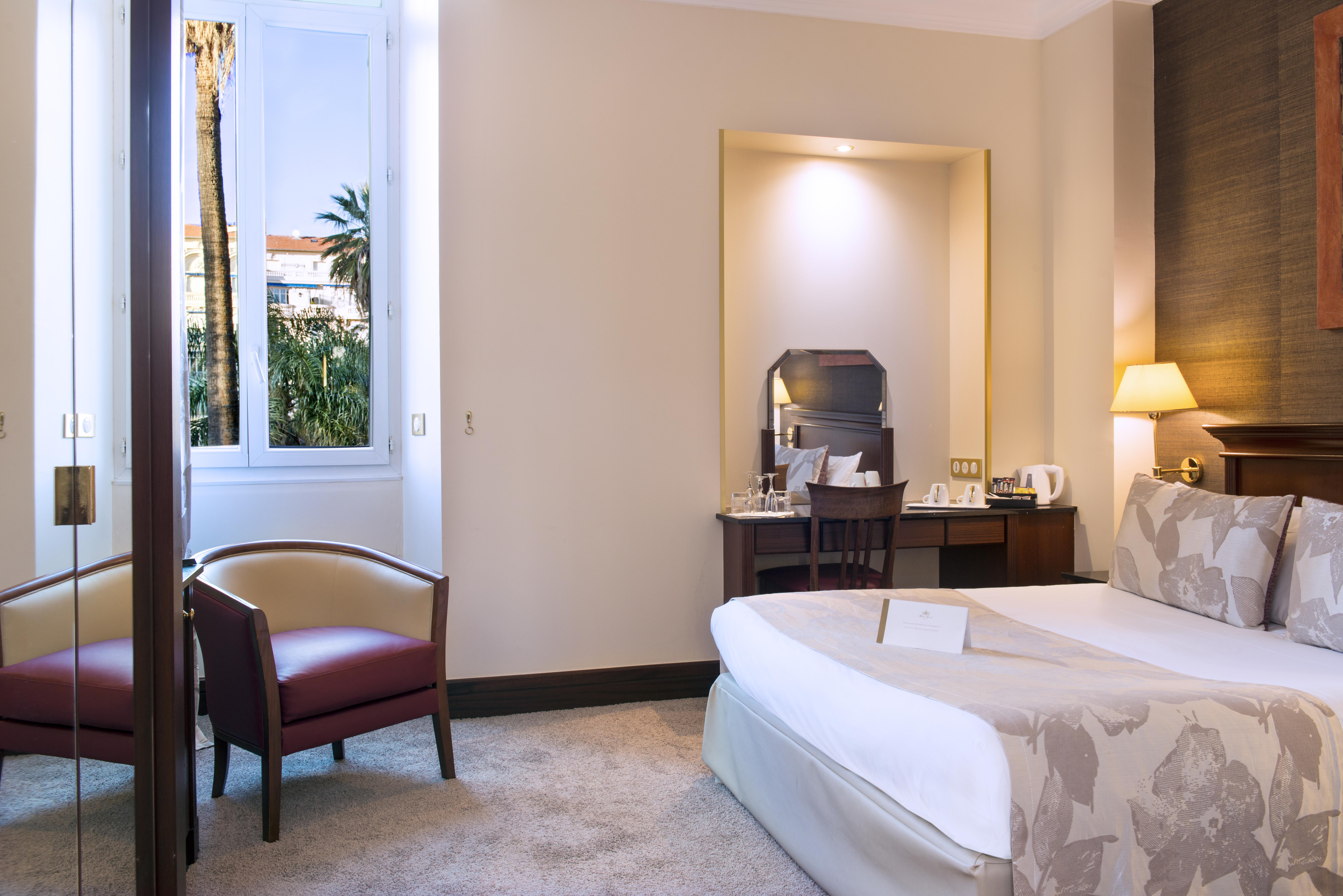 West End Promenade 4* Nice